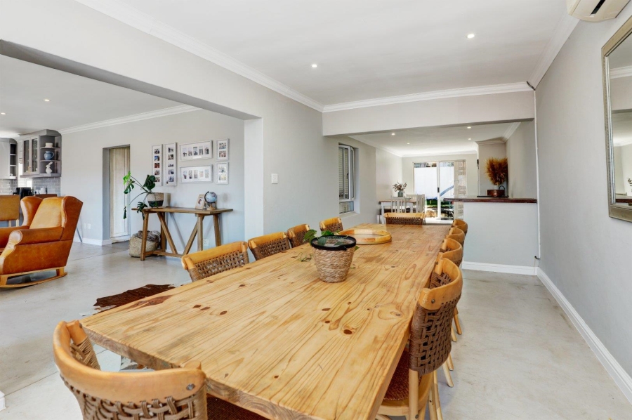 4 Bedroom Property for Sale in Van Riebeeckshof Western Cape